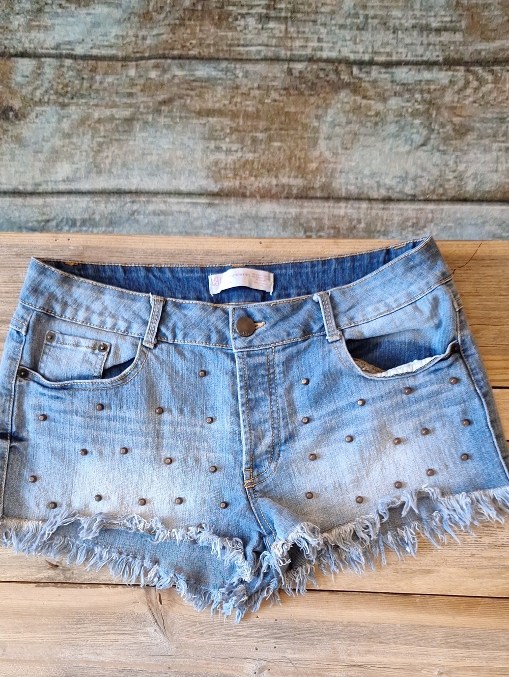 🔥🔥CLEARANCE🔥🔥 Blue Studded Frayed Denim Shorts. Size 13